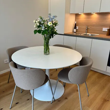 Konstantin * 特里尔